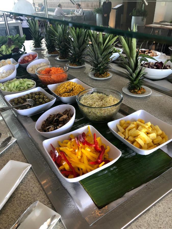 Viaggio Resort Mazatlán Exterior foto A salad bar