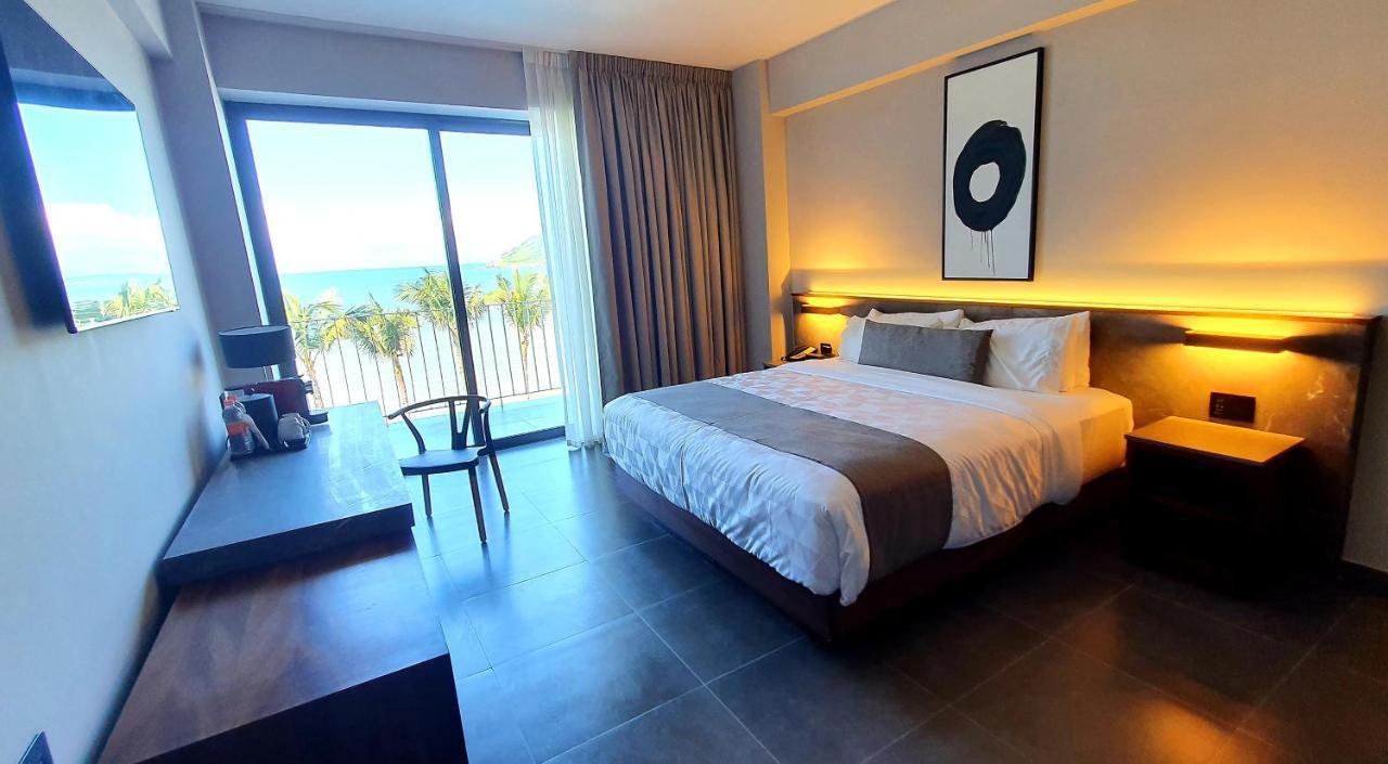 Viaggio Resort Mazatlán Exterior foto Deluxe Ocean View Room