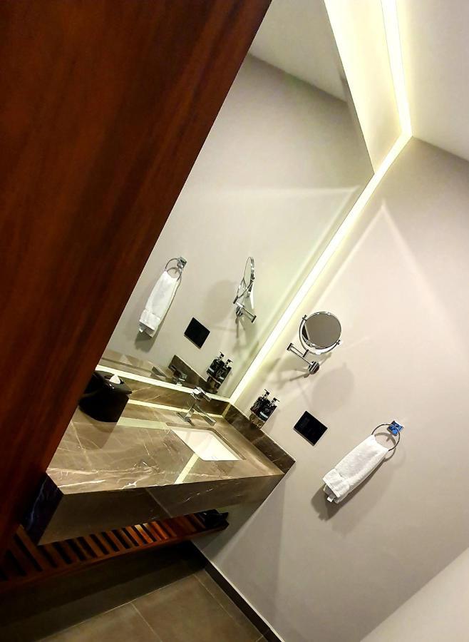 Viaggio Resort Mazatlán Exterior foto Bathroom